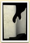 Balcone - 2004 Libero Pensiero 1 - marmo - cm100x90x22 (1).JPG